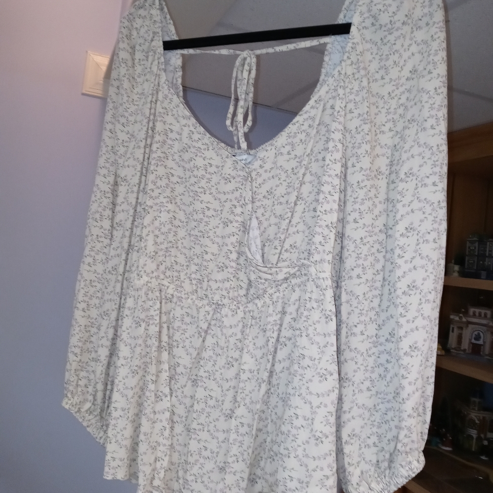 American Eagle Floral Peasant Blouse